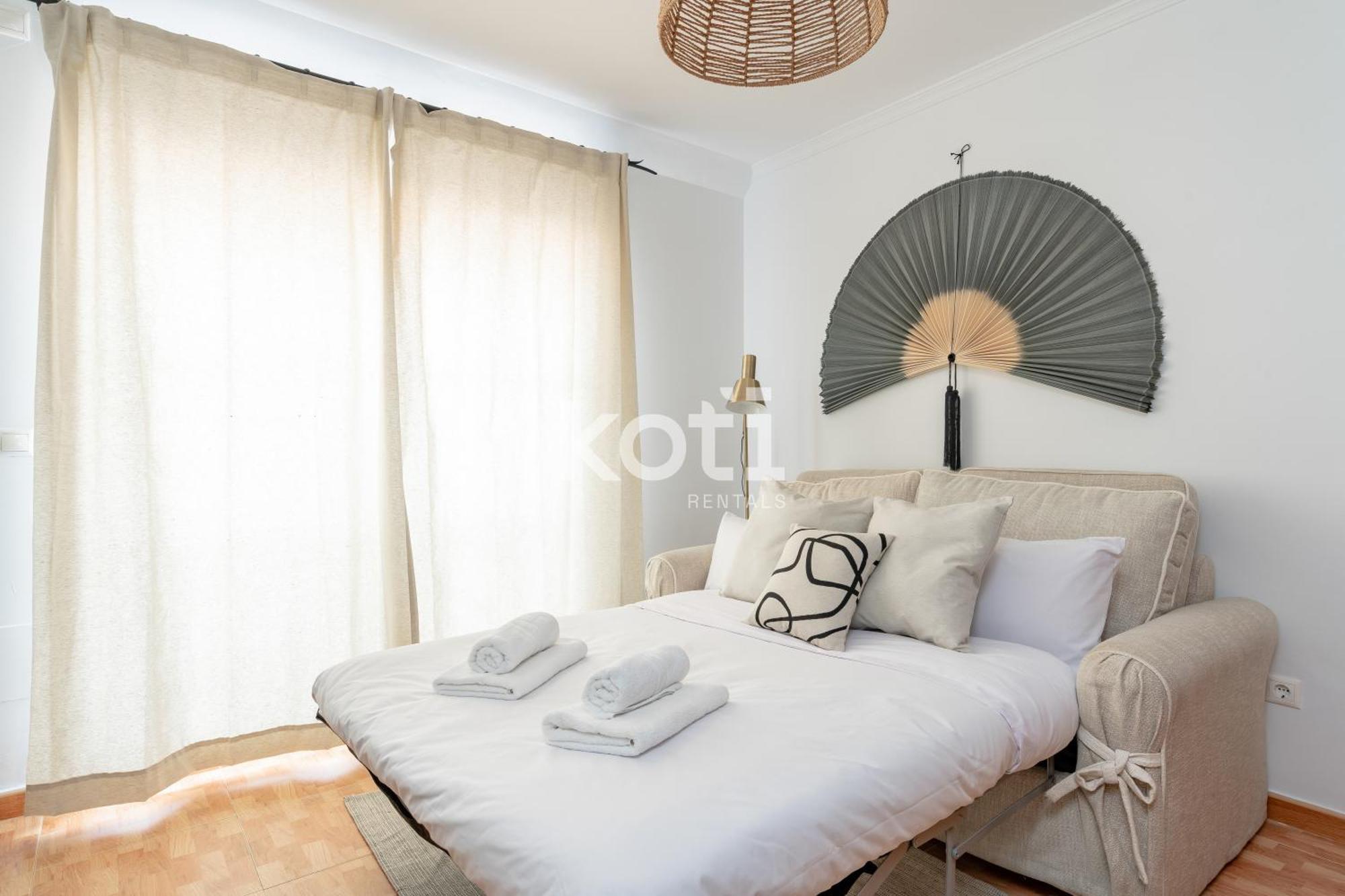 Koti Rentals - Sandy Beach Apartment Фуенхірола Екстер'єр фото
