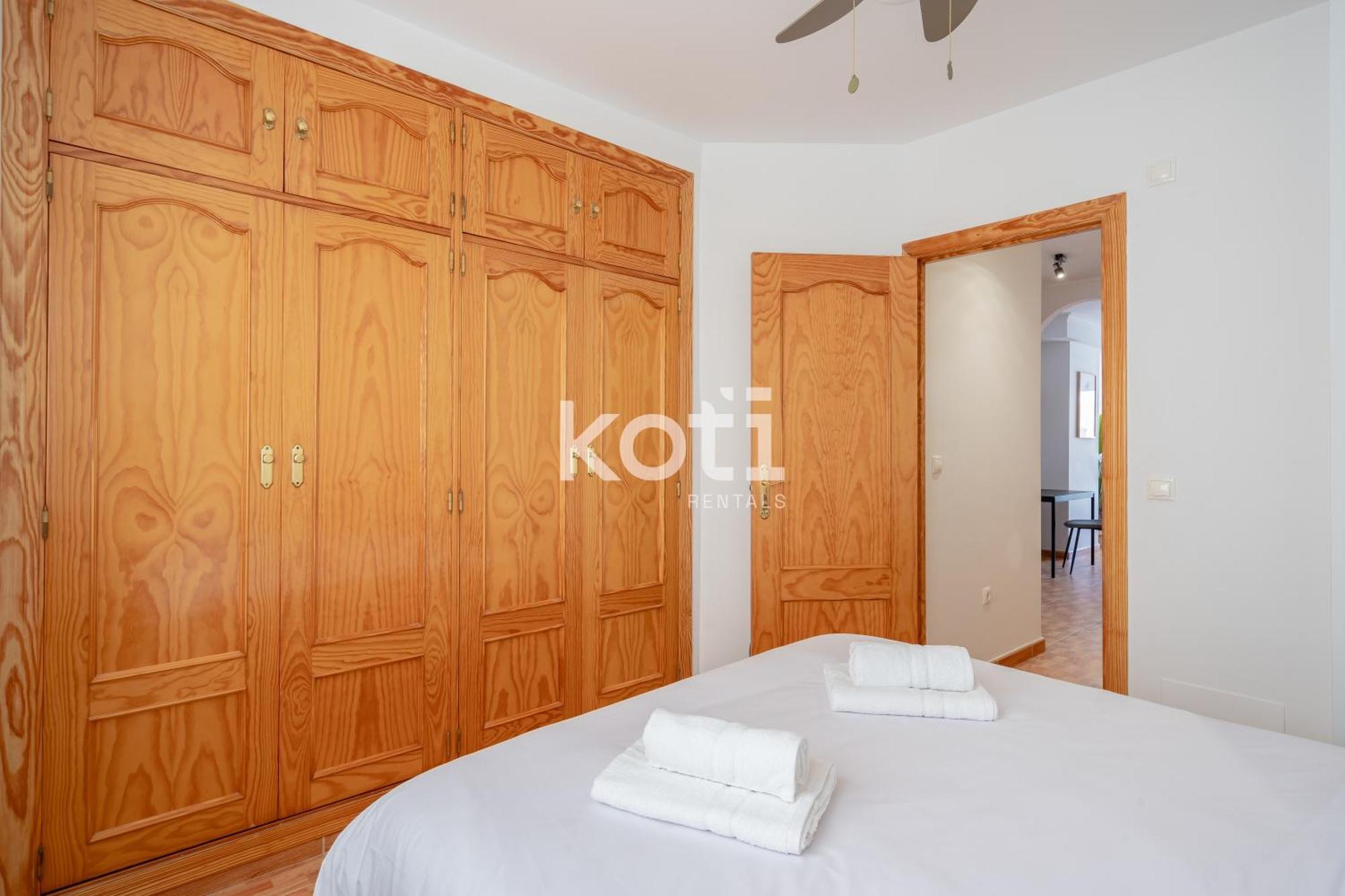 Koti Rentals - Sandy Beach Apartment Фуенхірола Екстер'єр фото