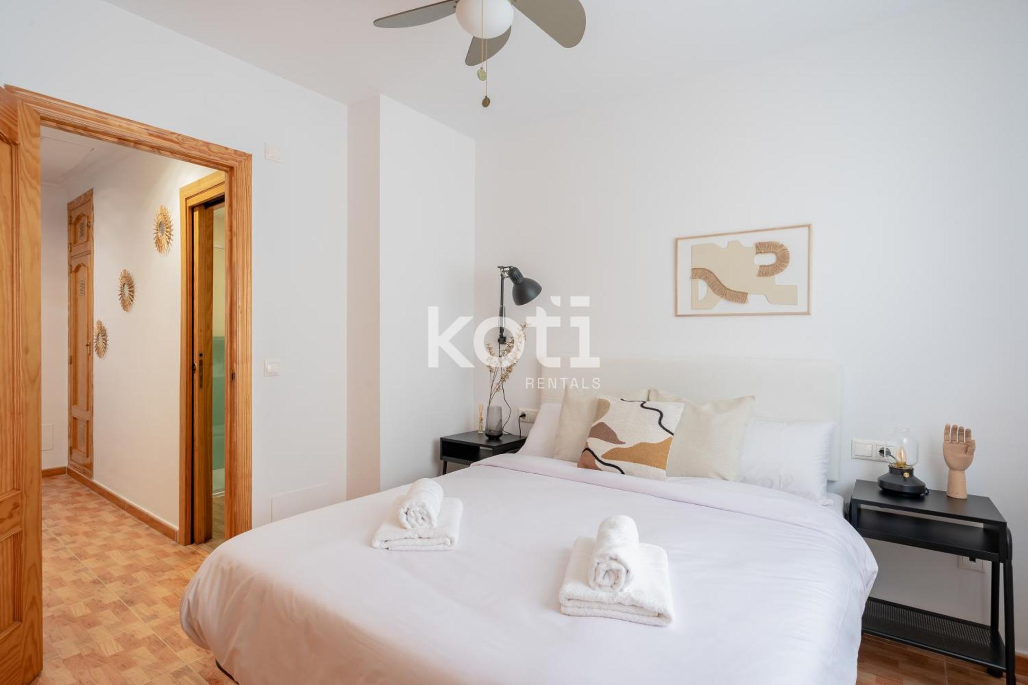 Koti Rentals - Sandy Beach Apartment Фуенхірола Екстер'єр фото