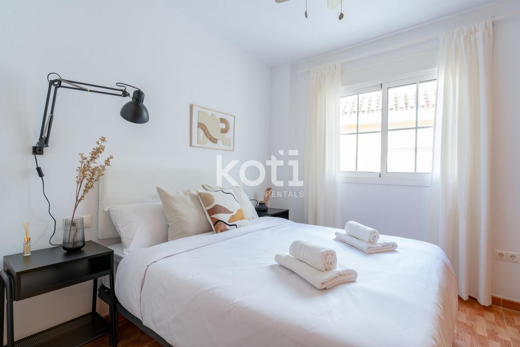 Koti Rentals - Sandy Beach Apartment Фуенхірола Екстер'єр фото