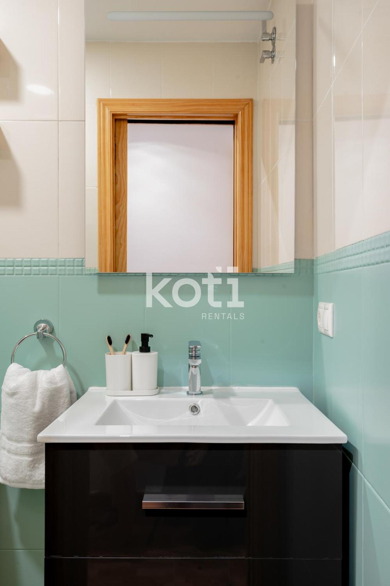 Koti Rentals - Sandy Beach Apartment Фуенхірола Екстер'єр фото